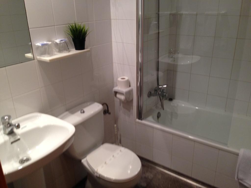 Hostal Sant Marti Puig-reig الغرفة الصورة
